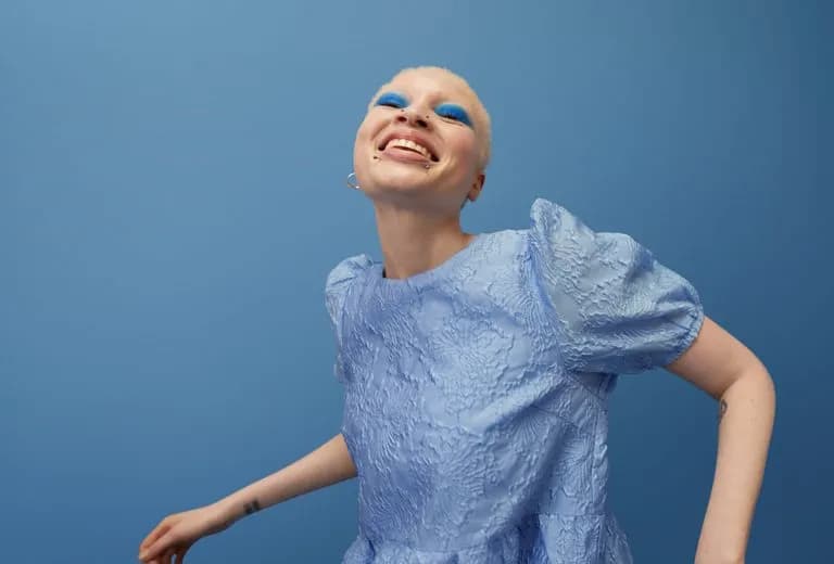 Czy zrobienie kolczyka w wardze boli? Oto, co musisz wiedzieć