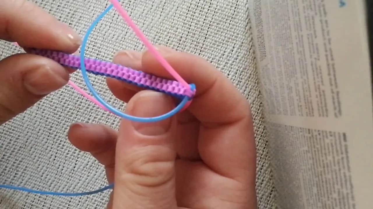 Jak zawiązać żyłkę do bransoletki – proste metody na trwałe połączenie