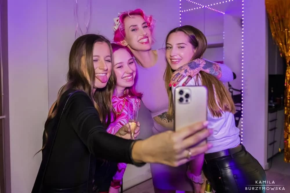 Nostril jaki kolczyk na początek, aby uniknąć podrażnień i bólu