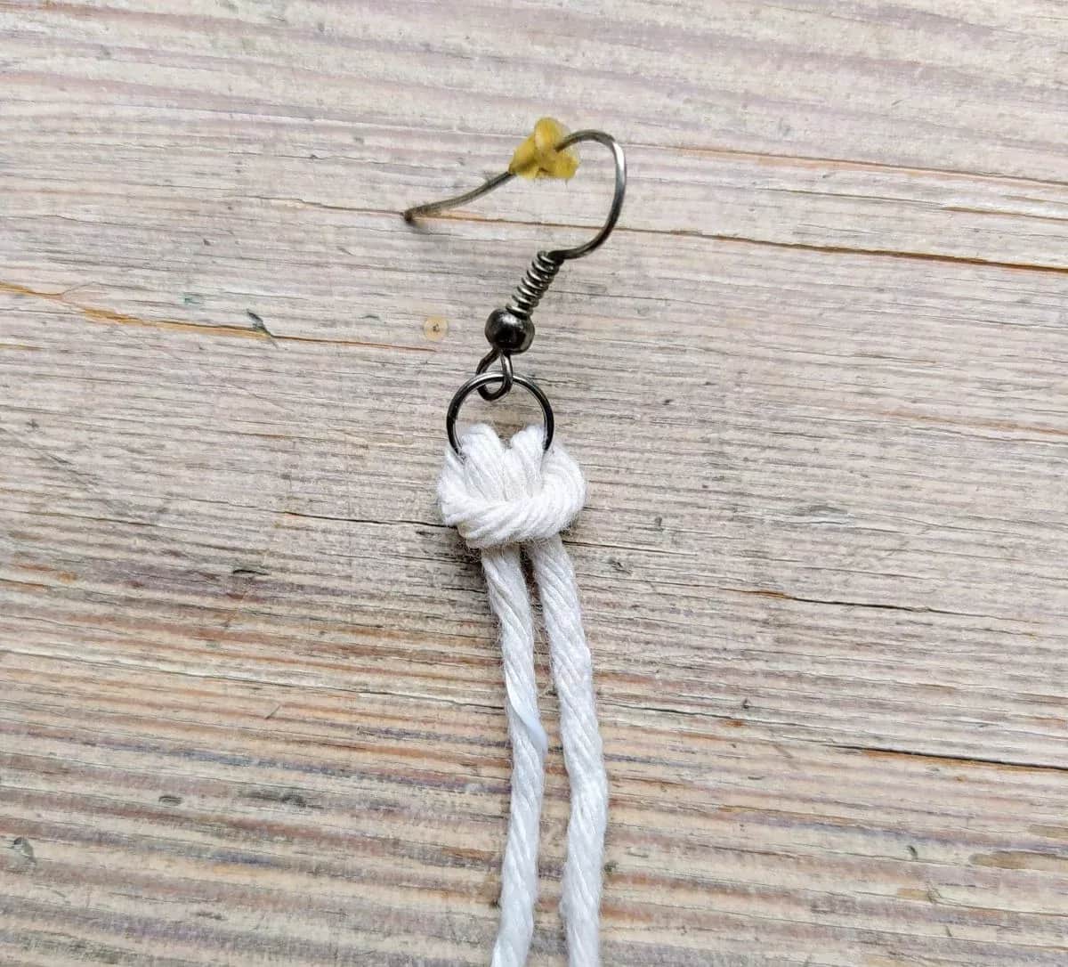 Jak zrobić kolczyki ze sznurka - proste techniki na piękne efekty