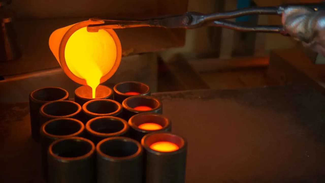 Ile kosztuje przetapianie złota na obrączki? Poznaj ukryte wydatki